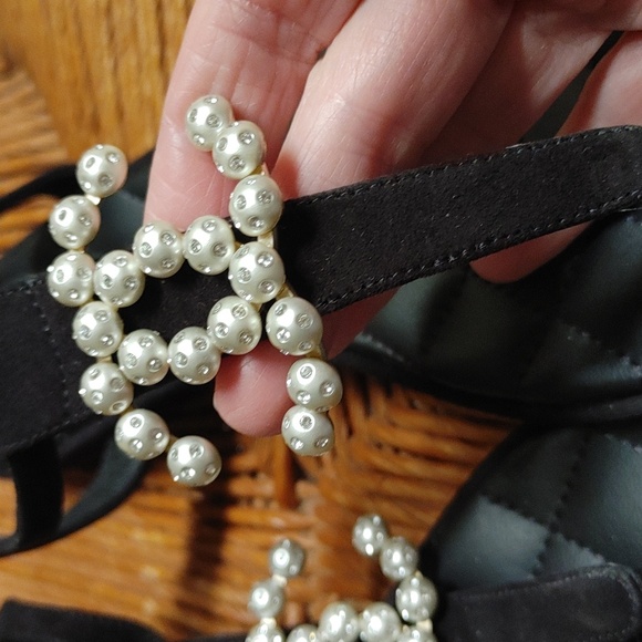 CHANEL Thongs Black Interlocking C Size 40 - Picture 4 of 15